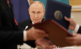 Путин заявил об остающейся проблеме расчетов с Казахстаном